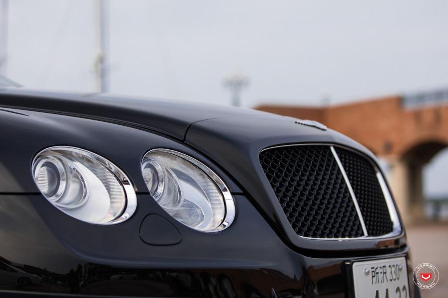 Детали экстерьера Bentley Continental GT on Vossen Wheels (CG-205) 2019 года  (фото 9 из 36)